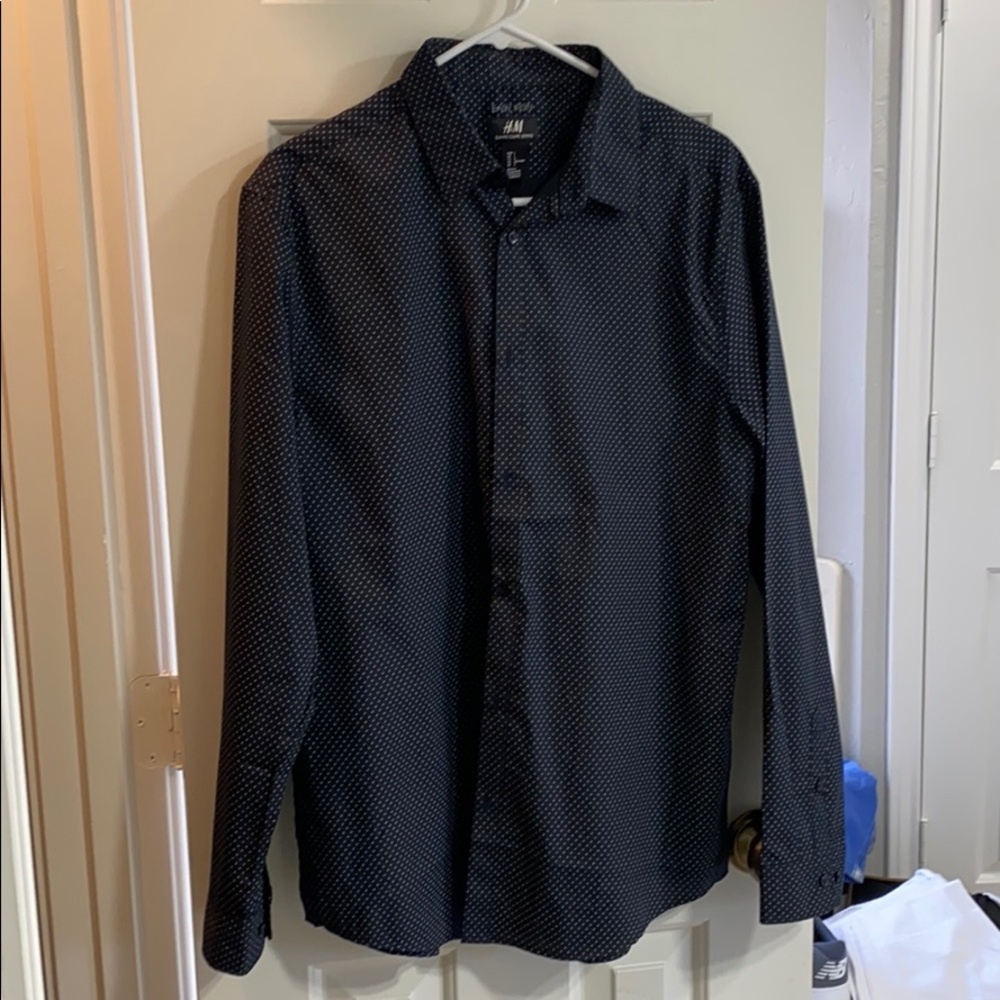 H&M Slim Fit button down shirt